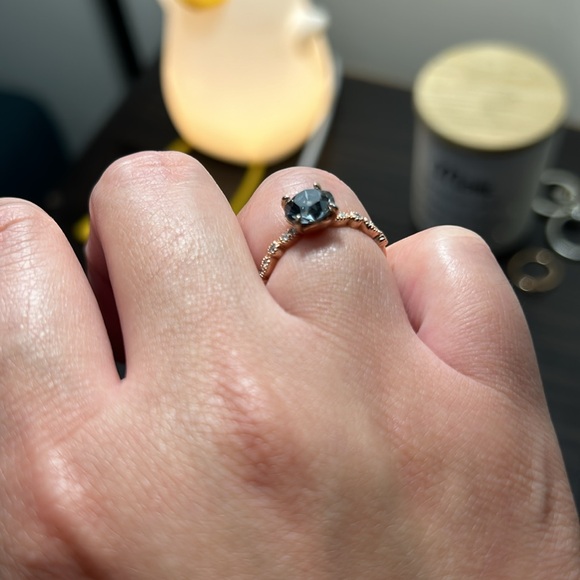 Charmed aroma ring with Swarovski crystal - Picture 2 of 4